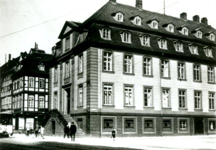 1920 circa Evangelisch-lutherisches Landeskirchenamt Hannover, Königliches Konsistorium am Neustädter Markt, Calenberger Straße 34, Blick in Richtung Rote Reihe