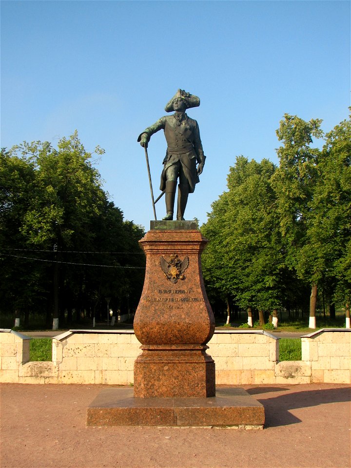 2011-07-08 Гатчина, памятник Павлу I (5)