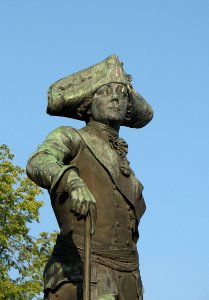 2011-07-08 Гатчина, памятник Павлу I (6) (cut)