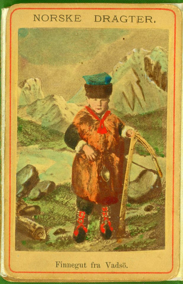 54. Guttedrakt, samedrakt, Vadsø. Portrett av gutt med pelsvest og hodeplagg ant - Norsk folkemuseum - NF.09404-003