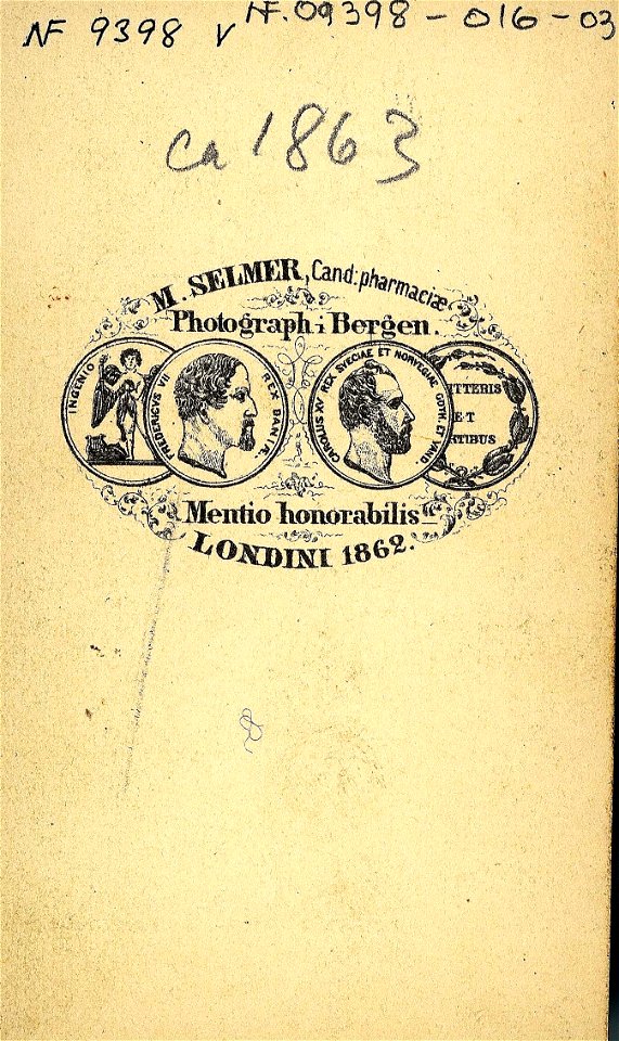 74. Mannsdrakt, samedrakt, Nordland eller Finnmark - Norsk folkemuseum - NF.09398-016 (2)