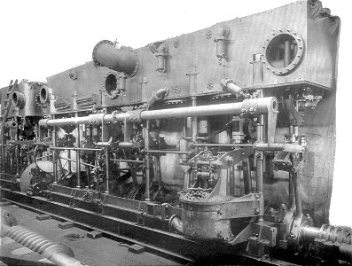 8000hp engines for torpedo boat destroyer (Rankin Kennedy, Modern Engines, Vol V). Free illustration for personal and commercial use.
