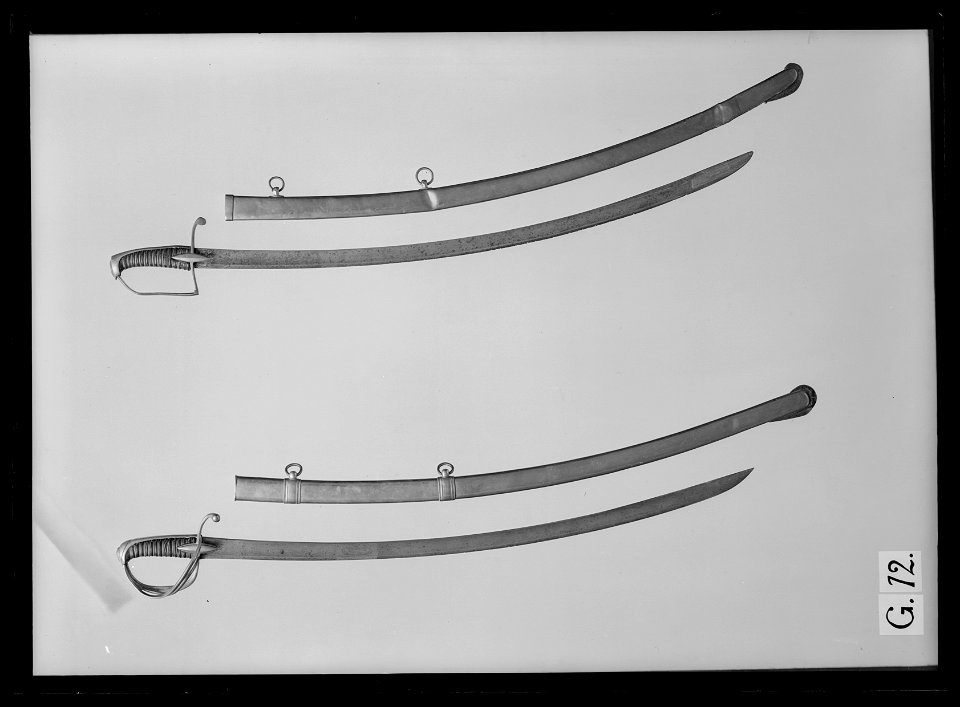 Artilleriofficerssabel, fäste Sverige ca 1800-t mitt c, klinga Frankrike - Livrustkammaren - 9336