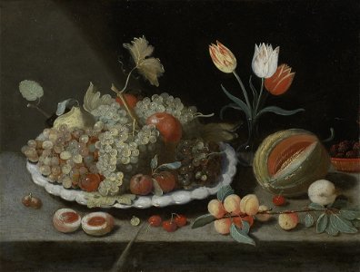 Atelier van Jan van Kessel de Oude - Stilleven met druiven en ander fruit op een schotel etc. Free illustration for personal and commercial use.