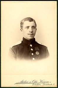Atelier von Otto Kamm, Linden, Deisterstraße 2, Brustbild Malermeister Eggerstorff, 1. Hannoversches Infanterie-Regiment Nr. 74, Bildseite