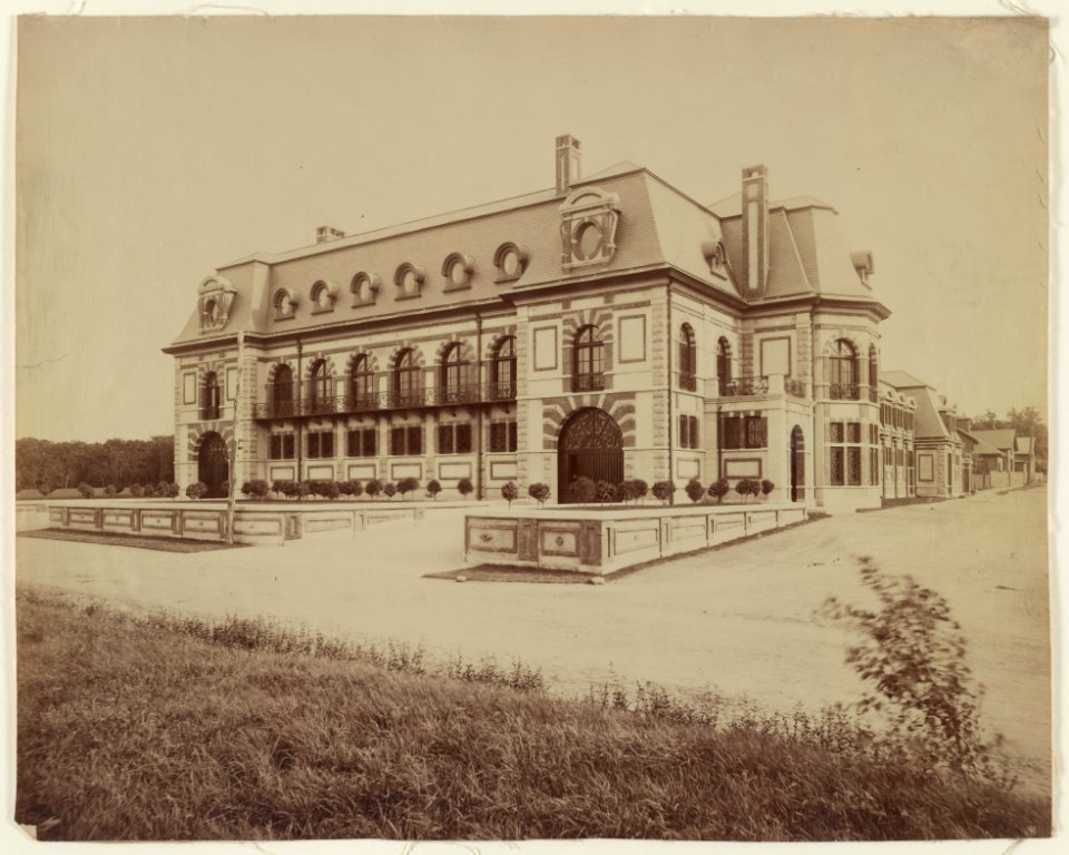 Belcourt, summer estate of Oliver H.P. Belmont, Newport, R.I. LCCN2014650254