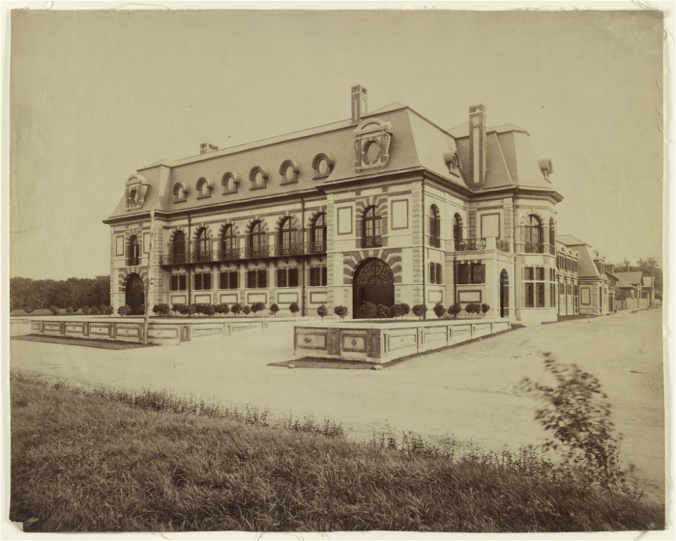 Belcourt, summer estate of Oliver H.P. Belmont, Newport, R.I. LCCN2014650254