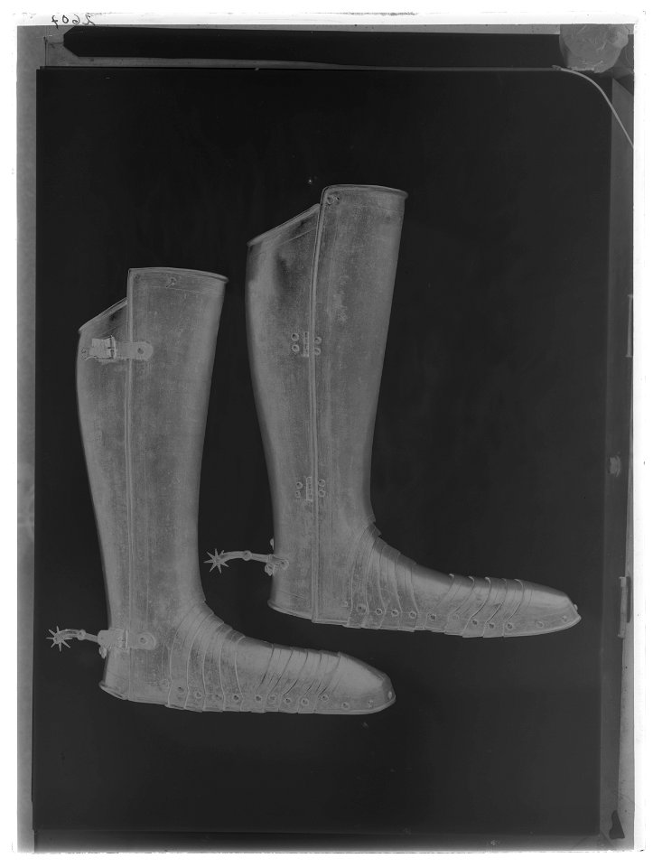 Benpansar h - Livrustkammaren - 34451-negative