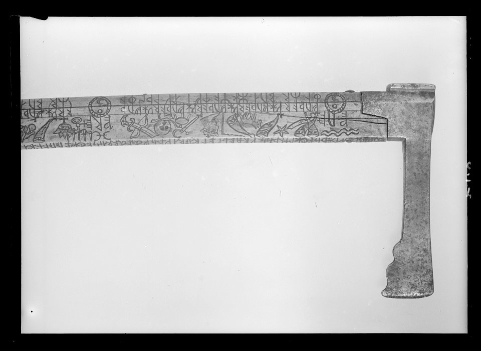 Bergsmansyxa med runkalender på skaftet, 1750-1800 c - Livrustkammaren - 52736