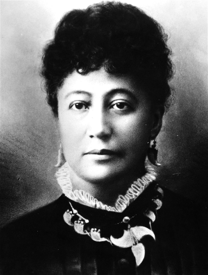 Bernice Pauahi Bishop wearing necklace