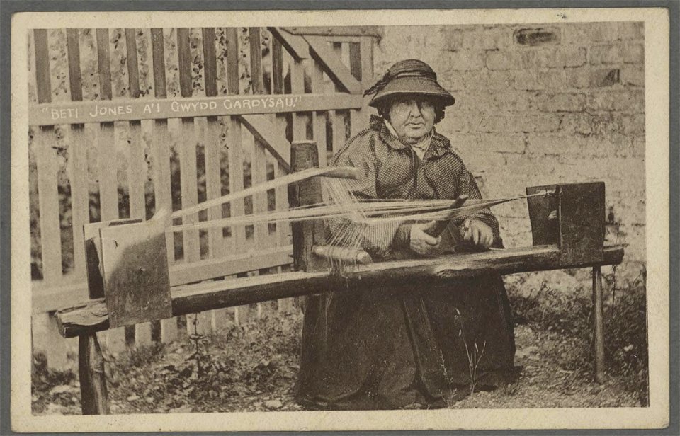 Beti Jones a'i gwydd gardysau (5449671)