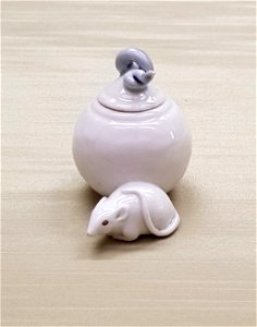BrushWashingVessel HiradoWare-19thcent 20180824 NationalmuseumTokio 139