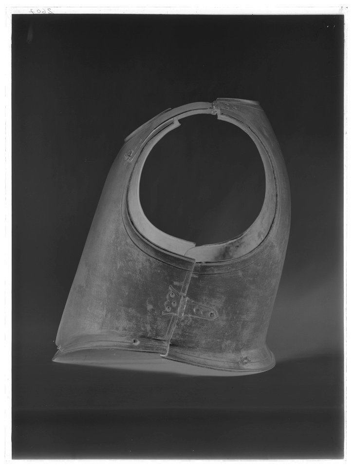 Bröstharnesk - Livrustkammaren - 207-negative