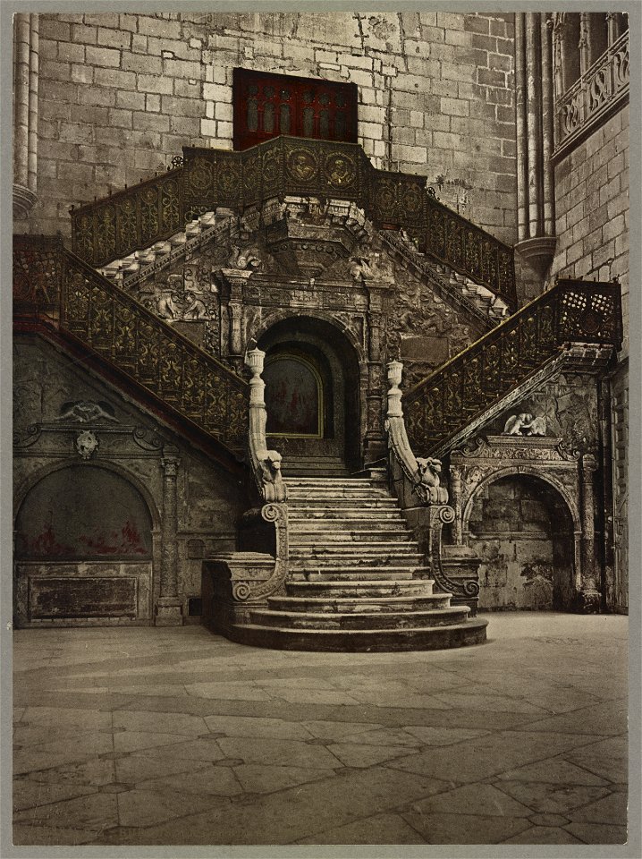 Burgos. La Catedrale Escalera Dorada LCCN2017660386
