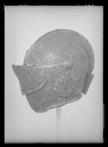 Burgundisk hjälm för fotturnering vid Gustav II Adolfs bröllop 1620 - Livrustkammaren - 27324