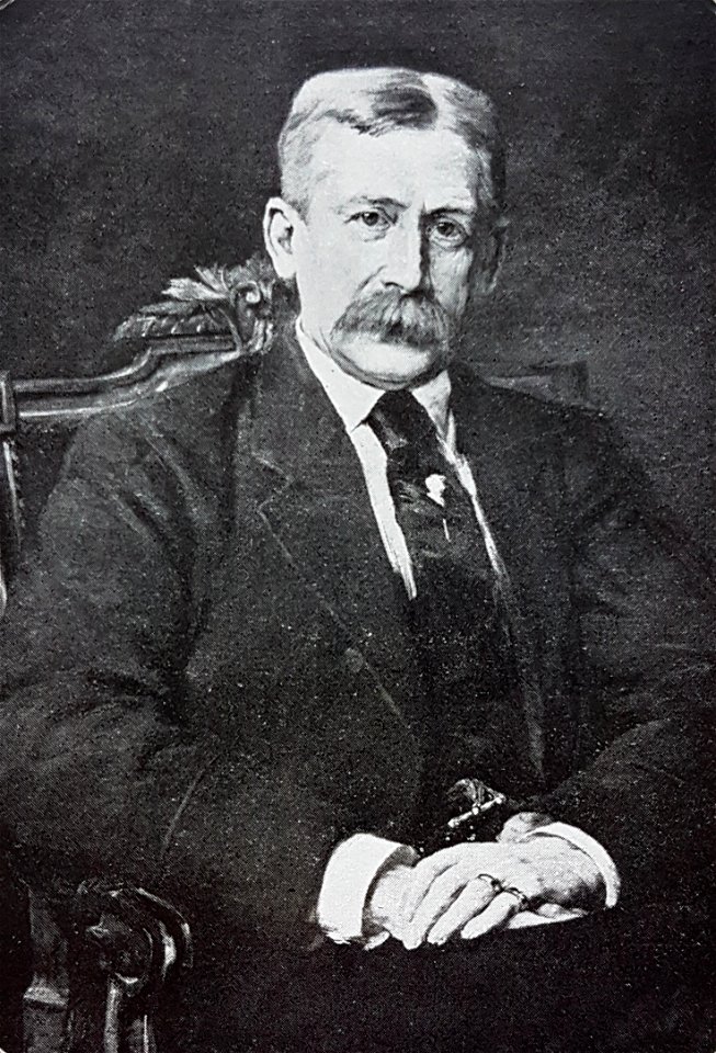 Byråchef Grandinsson x Hildegard Thorell