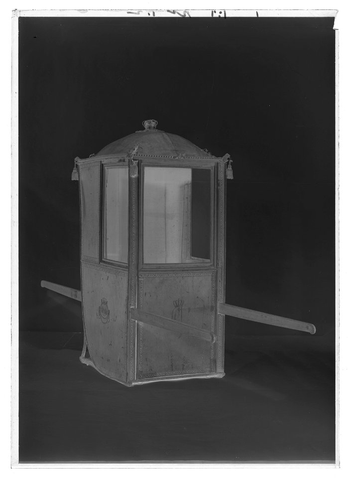 Bärstol gustaviansk - Livrustkammaren - 44093-negative