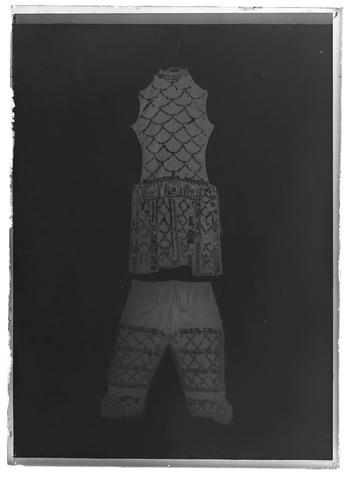 Byxor med knäbyxöverdrag, antique chevalier , hertig Karl (XIII) - Livrustkammaren - 77383-negative