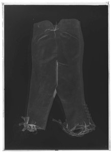 Byxor till hyllningsdräkt - Livrustkammaren - 27695-negative