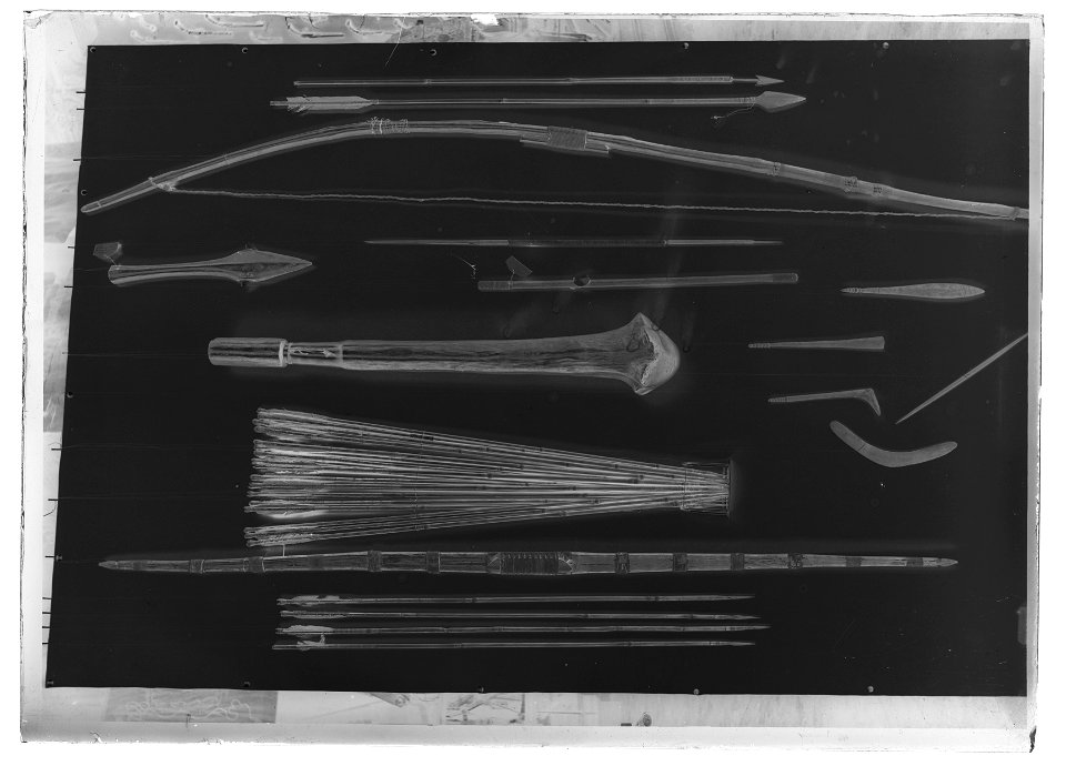 Båge - Livrustkammaren - 17452-negative
