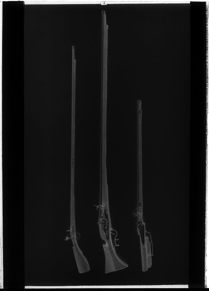 Bössa med flintsnapplås, variant av hakspännslåset, Frankrike ca 1630 - Livrustkammaren - 19102-negative