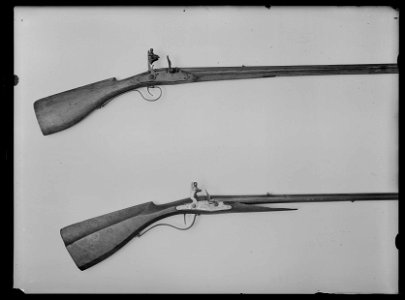 Bössa med flintsnapplås, variant av hakspännslåset, Frankrike ca 1630 - Livrustkammaren - 693