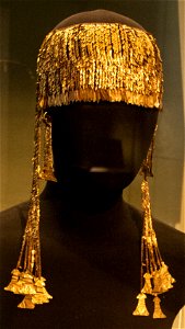 Big golden diadem with pendants