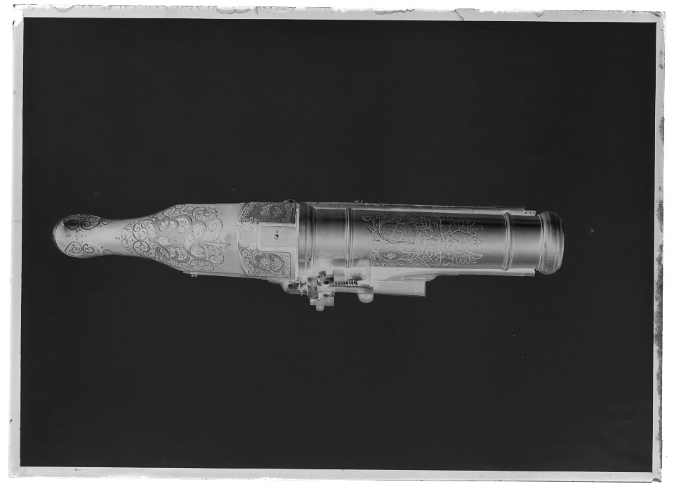 Bild från 1927 på pistol - Livrustkammaren - 34635-negative