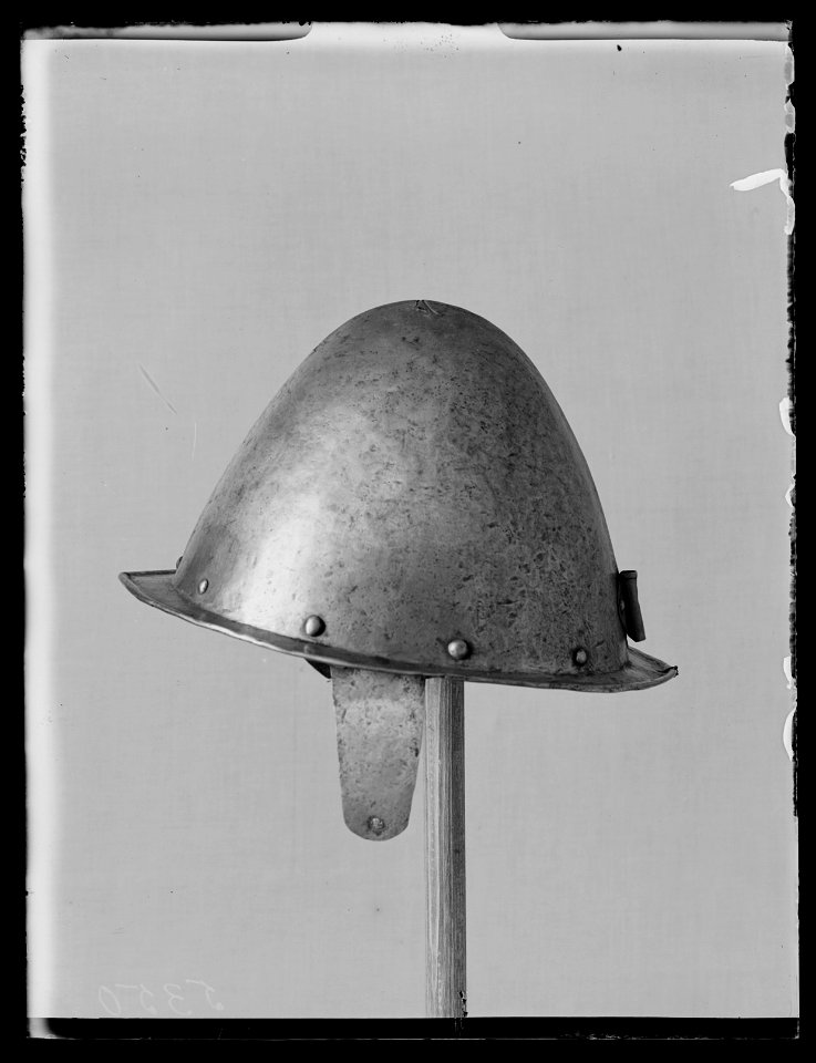 Cabasset, morion av spansk typ. 1500-talets slut-1600-talets början - Livrustkammaren - 79193