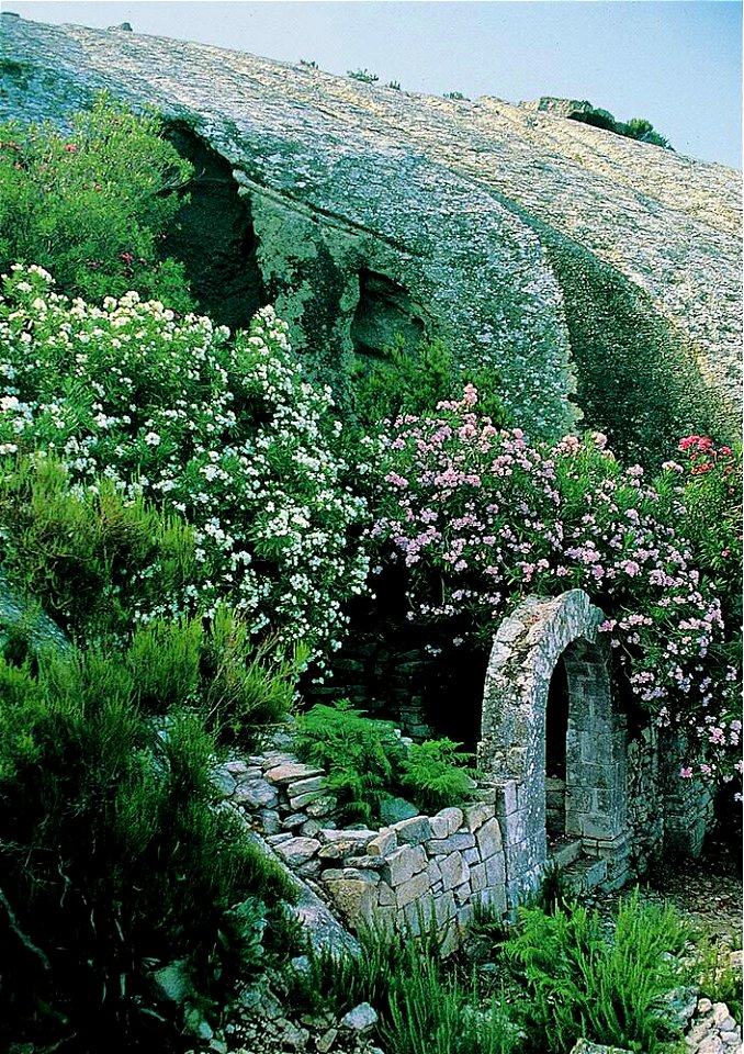 Isola di Montecristo - Grotta di San Mamiliano