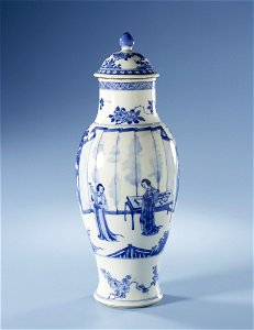 Dekselpot met lange lijzen (Rijksmuseum AK-RBK-16254)