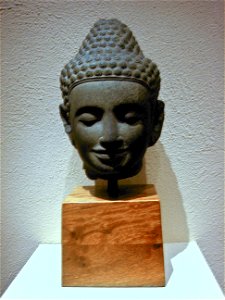 Cambodia-buddha-11thcentury-fix2