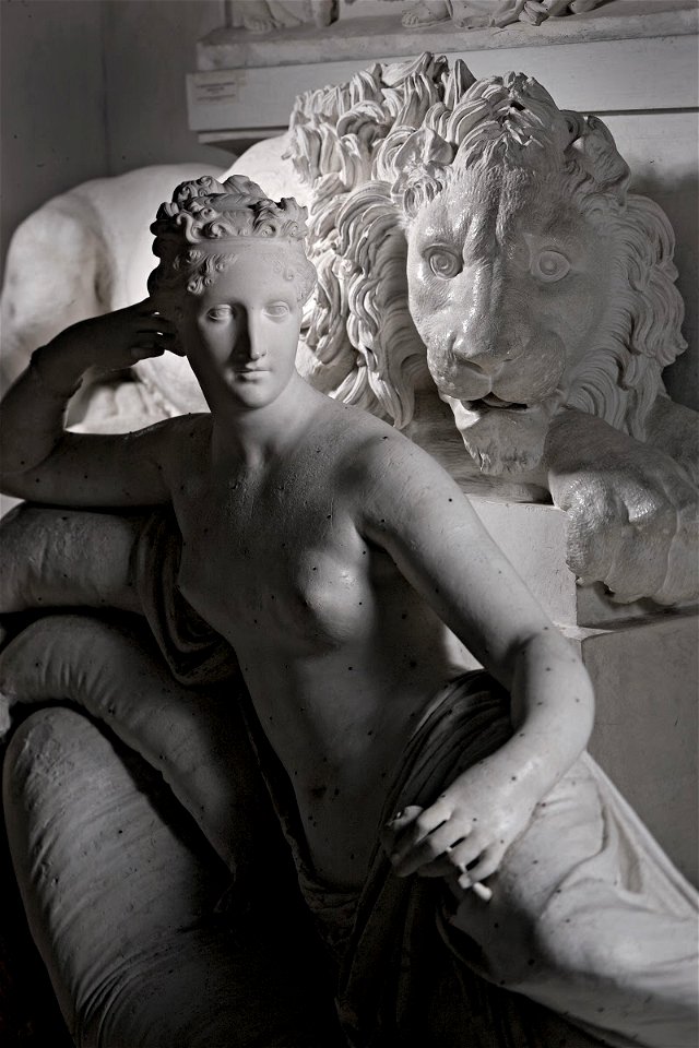 Canova - Pauline Borghese Bonaparte, represented as Venus Victrix, 1804-1808