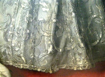 Louis Caravaque, Portrait of Empress Anna Ioannovna (1730) detail 01