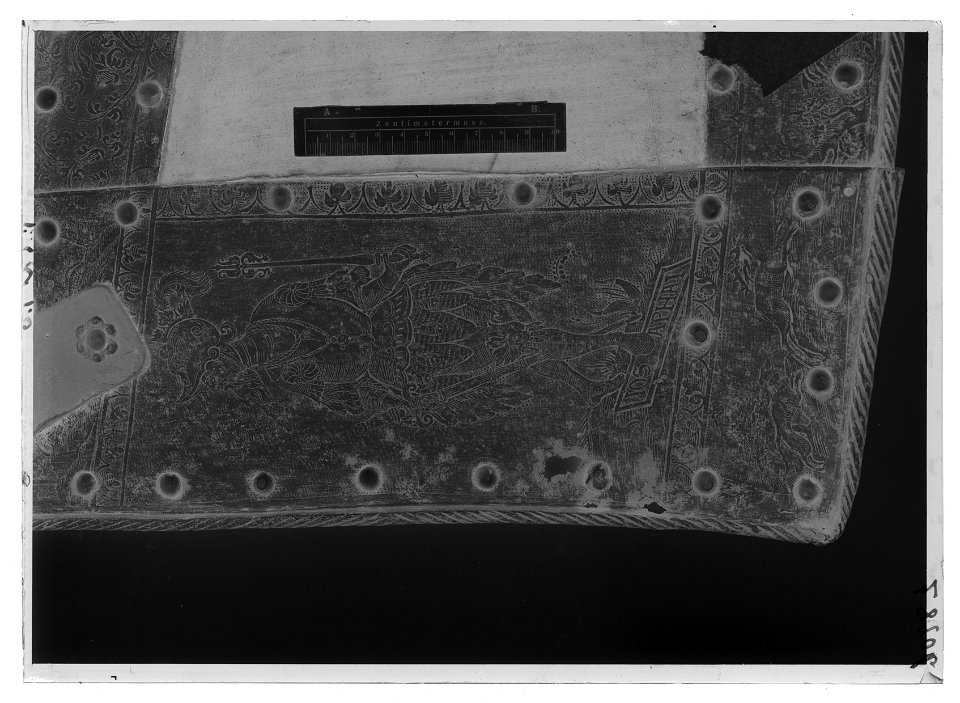 Bogpansar till hästrusning, troligen tillhörigt Johan III, 1500-tal - Livrustkammaren - 44085-negative