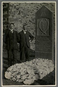 Carneddog & Eifion Wyn by Glaslyn's grave (5449720)