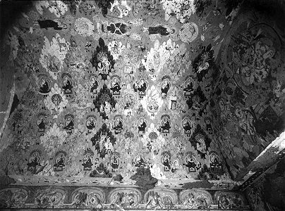 Cave 38, ceiling