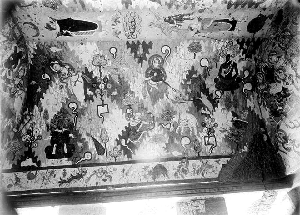 Cave 118, ceiling over the entrance