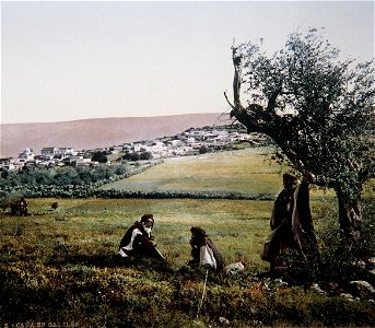 COLOR PHOTO FROM THE LATE 19TH CENTURY TAKEN BY FRENCH PHOTOGRAPHER, BONFILS, DEPICTING THE ARAB VILLAGE OF KAFR CANA IN GALILEE. צילום צבע מסוף המאה ה19 של הצלם הצרפתי בונפיס