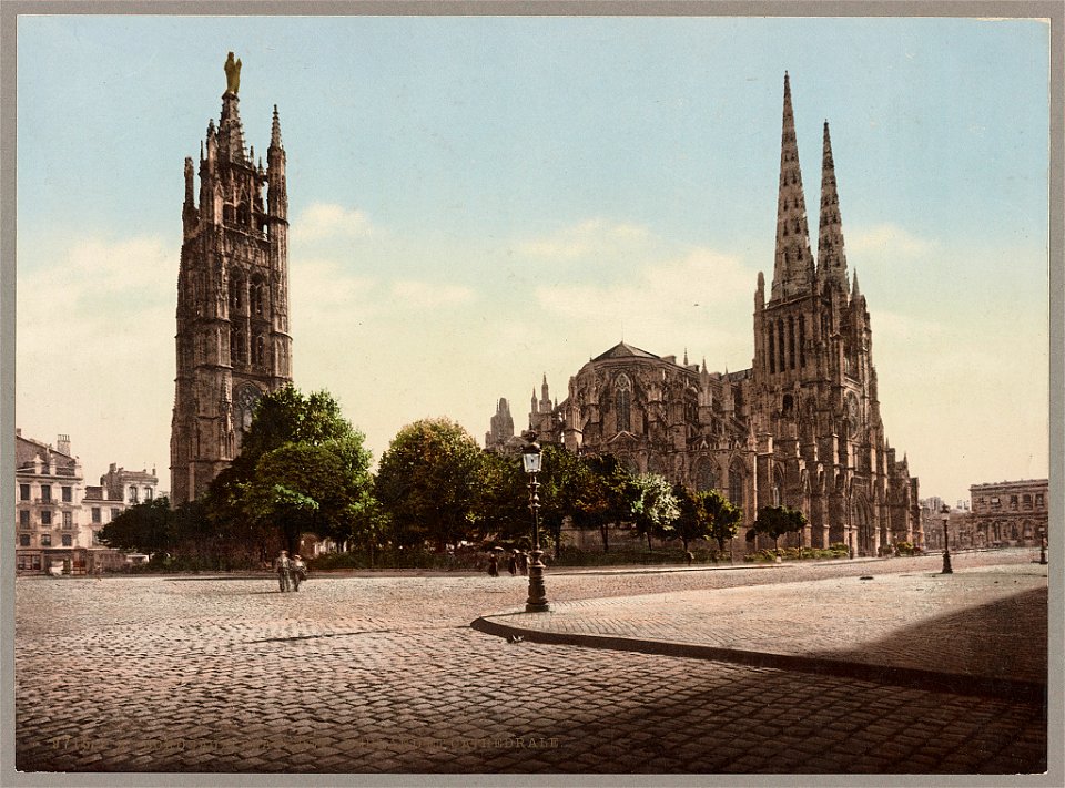 Bordeaux. Place Pey - Berland et Cathédrale LCCN2017659772