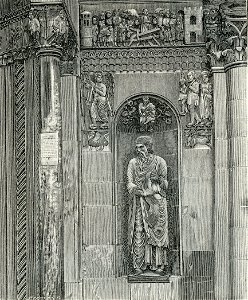 Borgo San Donnino Cattedrale una parte delle sculture che ornano la facciata
