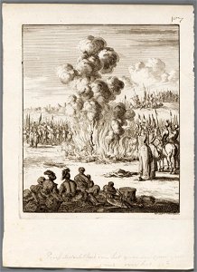 De echtheid van de lans van Longinus wordt door een priester in het vuur beproefd terwijl het leger toekijkt, objectnr A 41601