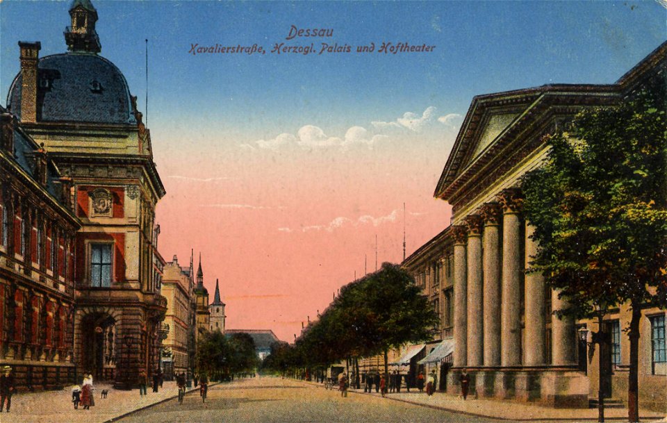 Dessau, Sachsen-Anhalt - Kavalierstraße, Herzogl. Palais und Hoftheater (Zeno Ansichtskarten)