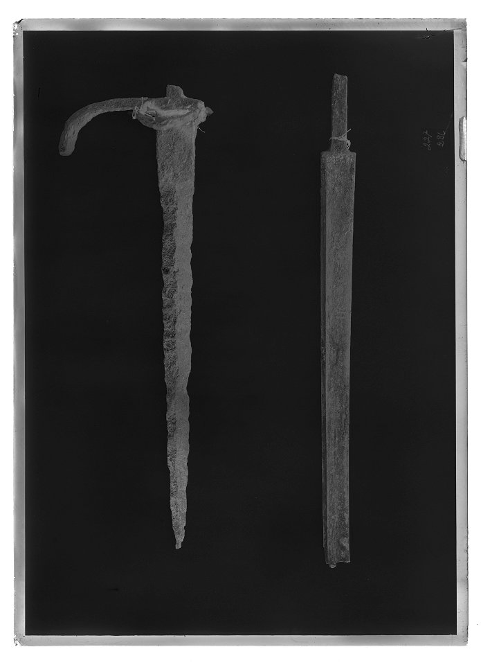 Dolk, jordfynd - Livrustkammaren - 17579-negative