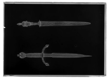 Dolk, helt av stål, uppenbarligen en tysk, romantisk produkt från ca 1840-1850 - Livrustkammaren - 490-negative