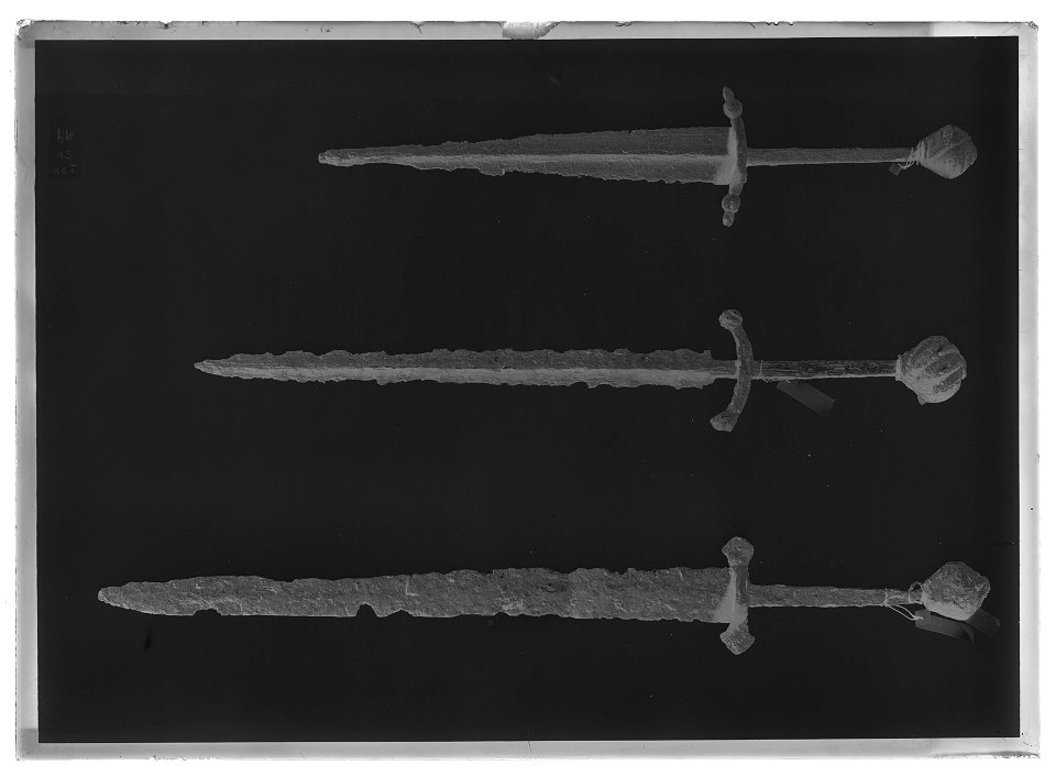 Dolk, jordfynd - Livrustkammaren - 51813-negative