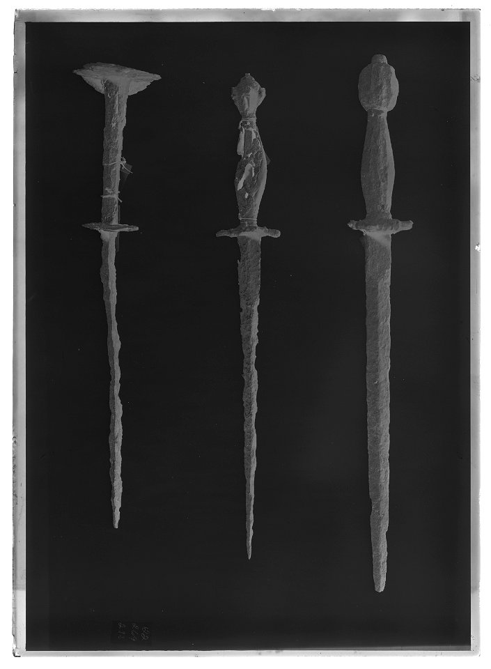 Dolk, jordfynd - Livrustkammaren - 9009-negative