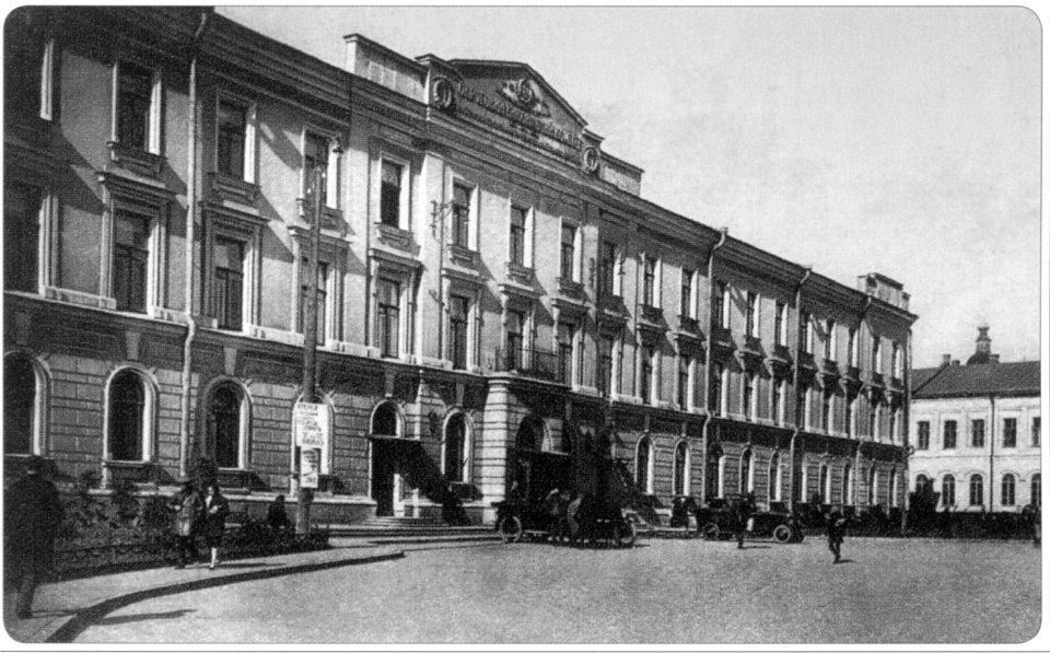 DomKrasnoyArmii in Kharkov 04