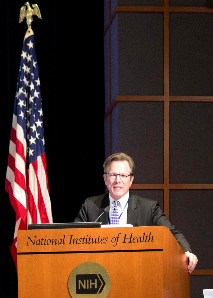 Dr. Wilson Compton @ -MJNeuroSummit (25992897905)