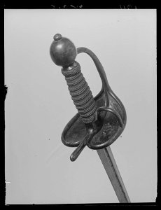 Drabantvärja m, 1693, Sverige, fästet Stockholm, klingan Vira bruk 1693-1703 - Livrustkammaren - 36626